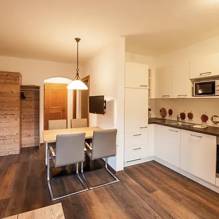 Larinmos Apartment