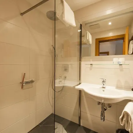 Larinmos 레르모스